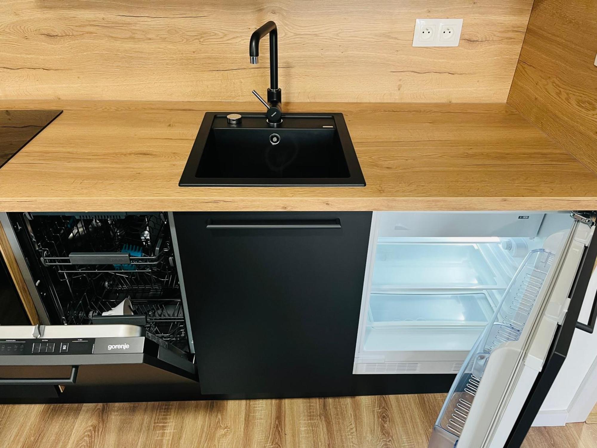 Trenčín Apartman Urbanpark מראה חיצוני תמונה